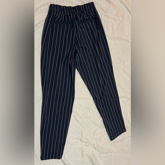Athleta Midtown Ankle Pants. Blue Pinstripe. Size 6 - Picture 4 of 7